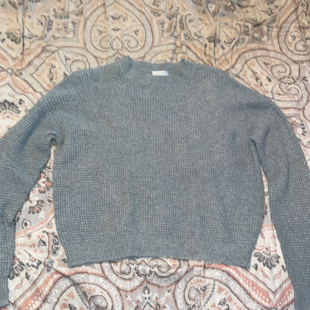 grey knit sweater